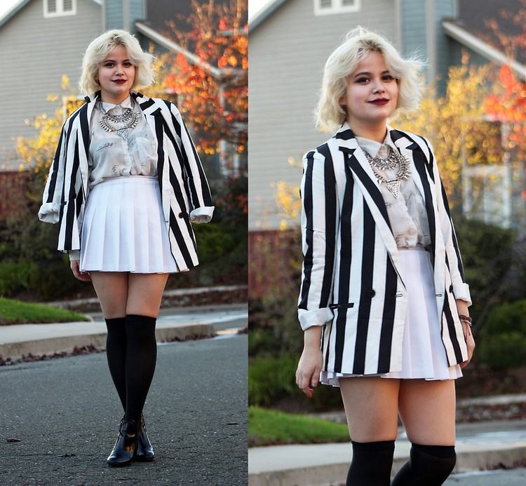 Oblečenie na tenisovú sukňu s nadrozmernými blejzerovými trendovými farbami v lete