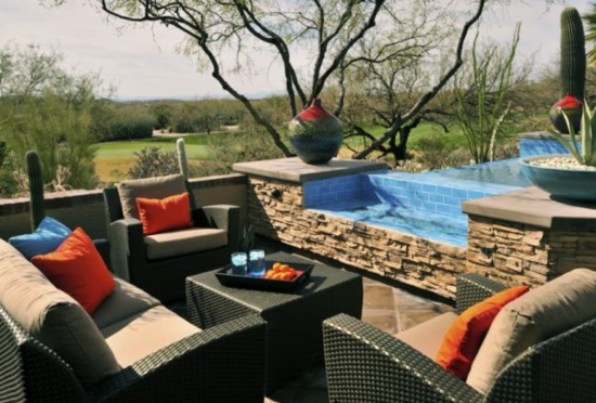 Pridelená záhradná terasa moderné jazierko keramická dekorácia