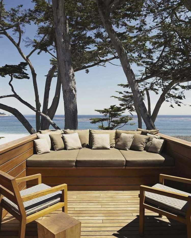 nápady terasy vstavané lavice vankúše olivové stoličky