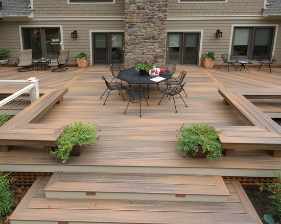 nápady na terasu drevené schody lavice jedálenský nábytok žehlička