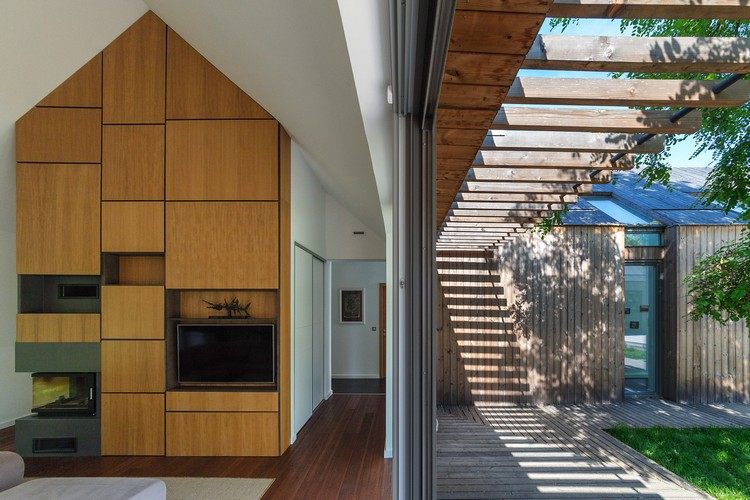 statok vo vnútri zvonku posuvné presklené dvere prechod