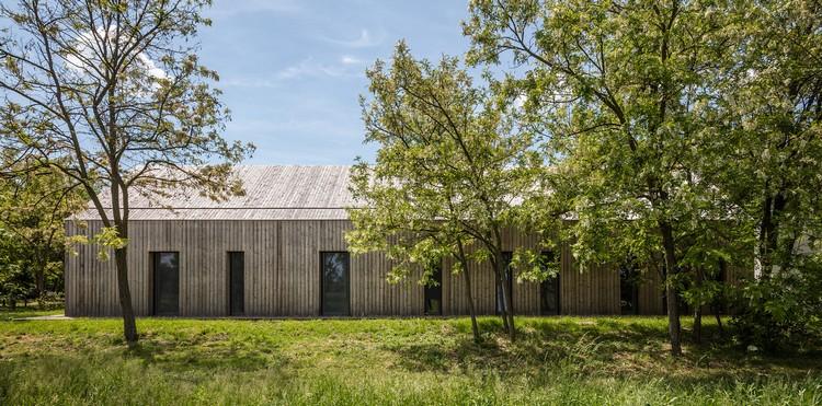 Moderný statok sa stretáva s tradičným