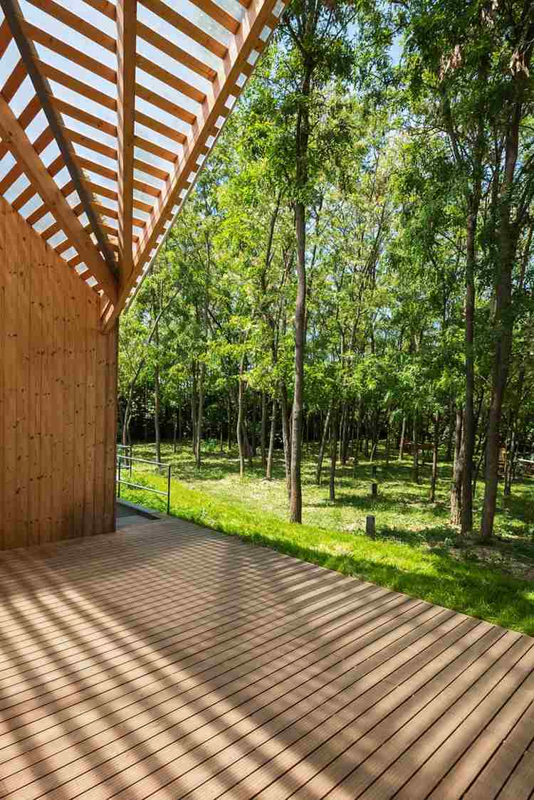 sedliacka terasa zastrešenie terasy výhľad na les