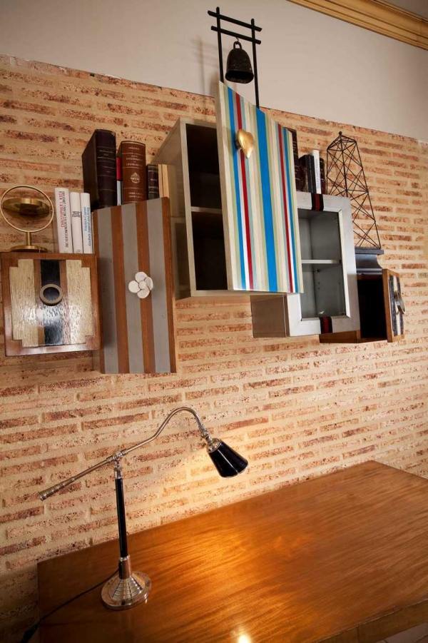 Dizajnový prvok stolná lampa drevený stôl moderný Tetris