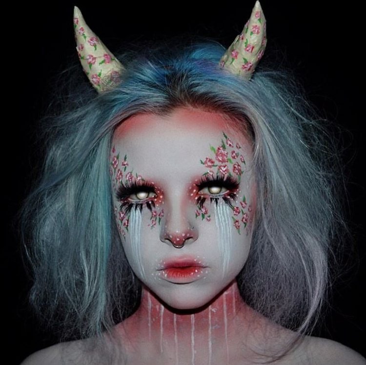 žena-čert-kvetinové oči