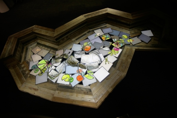 Dizajnová lavička The Pond-Raw Edges Design