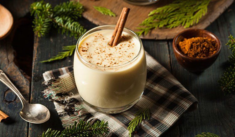 Vyrobte si na Vianoce likérový vaječný likér Thermomix so škoricou