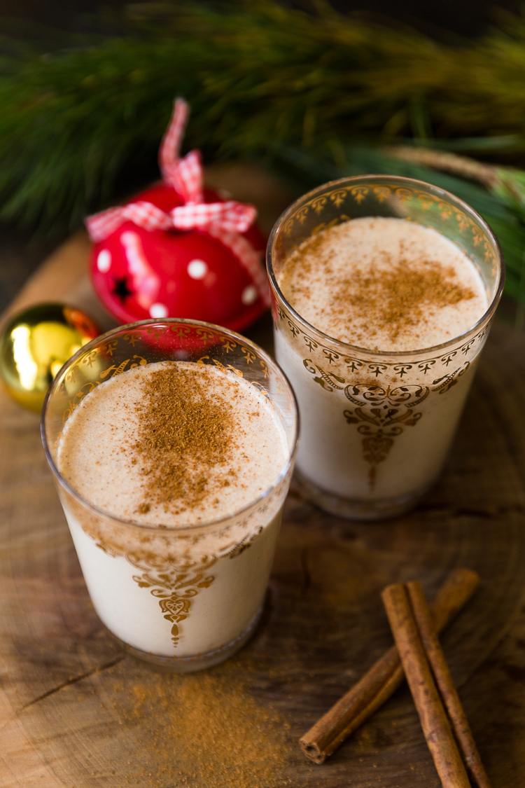 Vyrobte si vaječný likér na Vianoce v Thermomixe posypanom škoricou