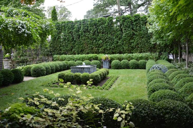 živý plot-tuje-dekorácia-inšpirácia-zimostráz-fontána-francúzska záhrada