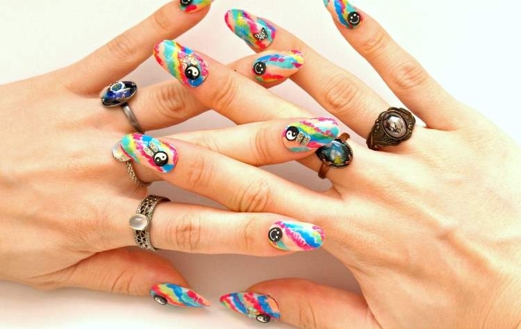 Návod na batikované nechty Rainbow nails