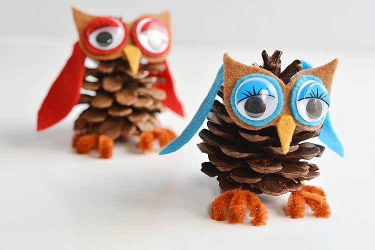 Vyrobte si s deťmi ozdoby na jeseň sami - farebné sovičky