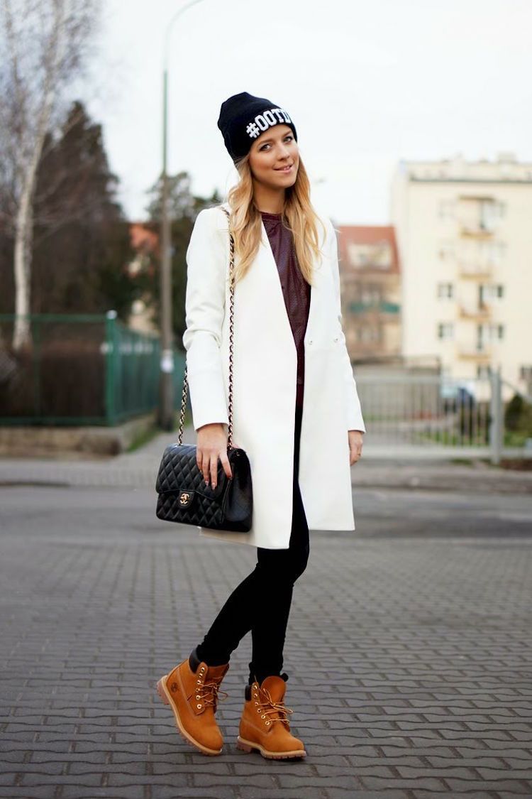 Timberland Čižmy v štýle biely kabát v čiernej čiapke