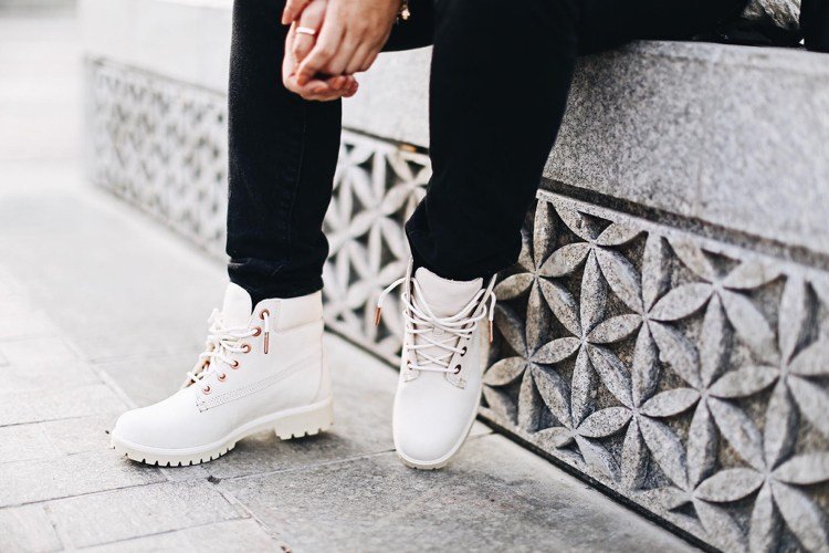 Štýlové topánky Timberland timberland topánky štýlové oblečenie biela čierna moder módne tipy