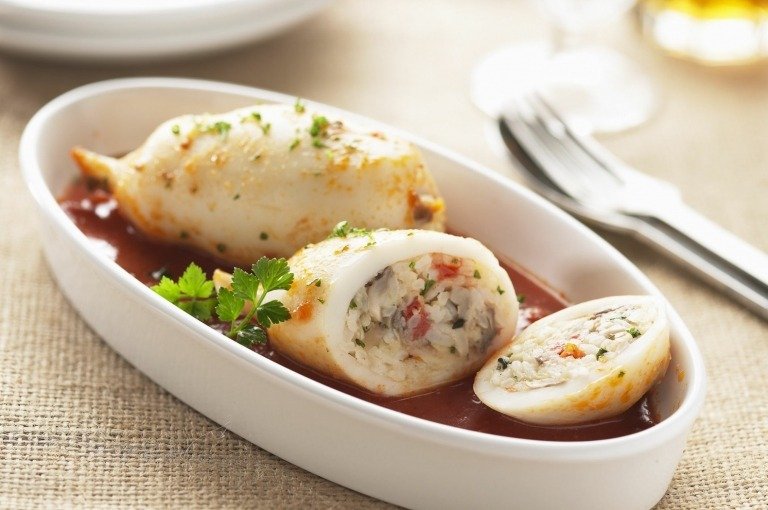 Recept na chobotnice plnený ryžovou paradajkovou omáčkou, nápady na nízkokalorické nízkosacharidové večere