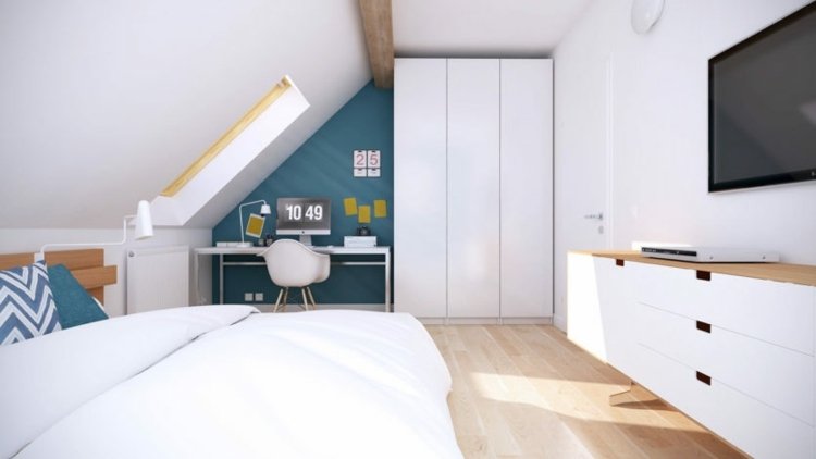 Moderná izba pre mládež pod strechou v bielej farbe a s modrou akcentovanou stenou