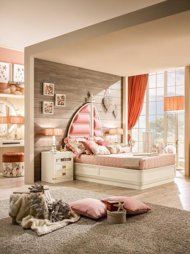 moderné dievča z drevenej postieľky, klasické čelo čalúnené contenitore Caroti