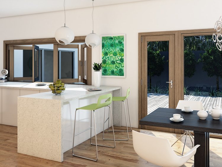 kuchynské okno-tipy-nápady-balkónové dvere-drevená podlaha-jedálenský kút-stôl-kuchynská linka-biela