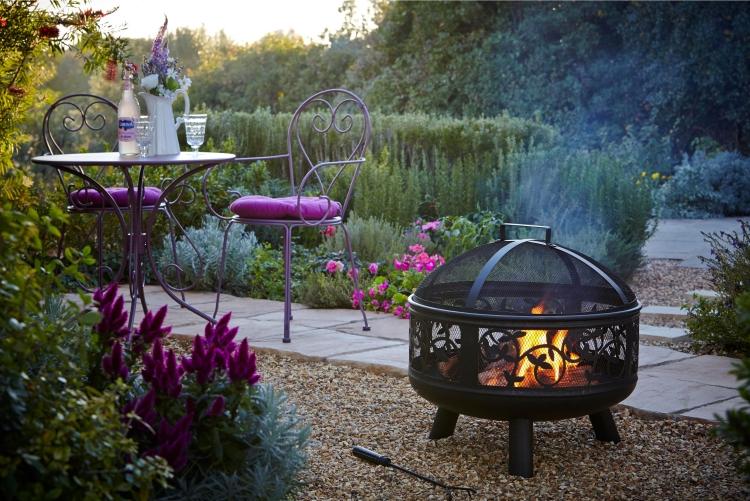 tipy-nápady-dizajn-malá-záhrada-loe-záhrada-cesta-moderné-rastliny-záhradný nábytok