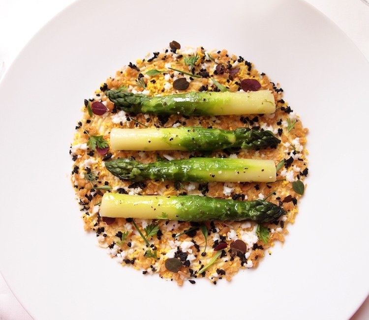 Štartér na zelenú špargľu Eric Frechon