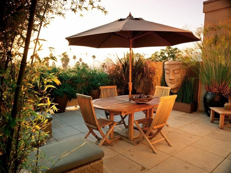 Tipy-terasa-dizajn-záhrada-jedáleň-ázijský-buddha-bambus-obrazovka na ochranu osobných údajov-plot-drevo-tráva