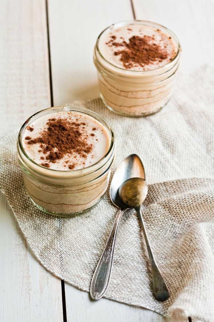 bez vajíčka bez majákov podávajte tiramisu vo vrstvách