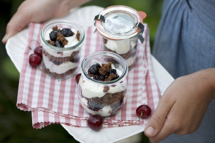 tiramisu návrh na podanie jogurt mascarpone čerešne