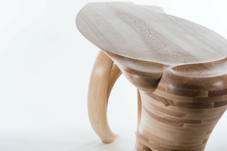 Dizajn stola je vhodný pre rôzne štýly zariaďovania stolný dizajn laminátová atmosféra teplá ručná rezba