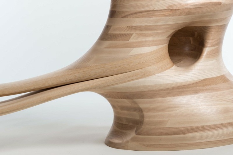 Stôl má všade hladký povrch stolný dizajn, laminát, nápad na nábytok v škandinávskom štýle