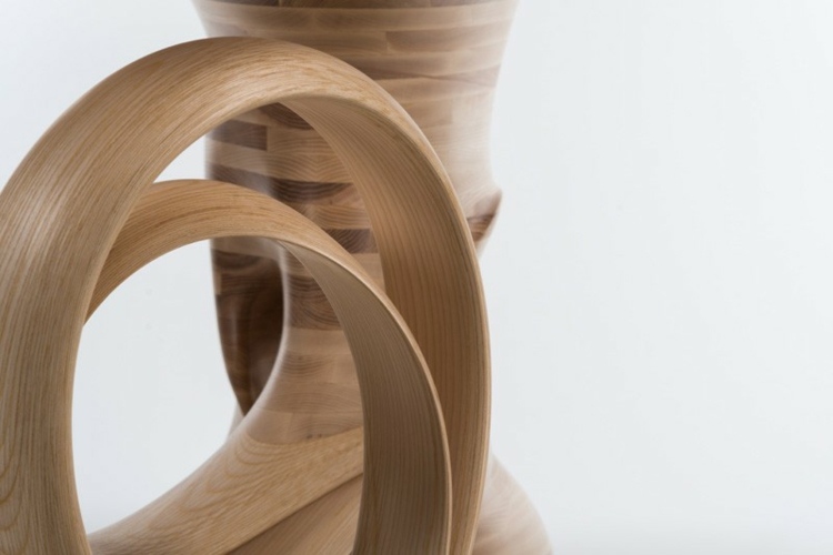 Laminát imituje drevo a pripomína škandinávsky štýl stolný dizajn laminát vzor svetlého dreva prírodný vzhľad