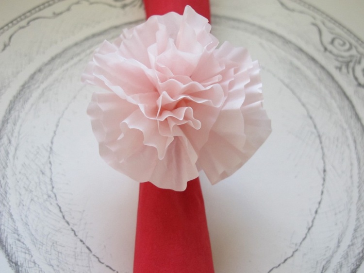 dekorácia stola-gril-záhrada-obrúsok-ruže-vyrobte si sami