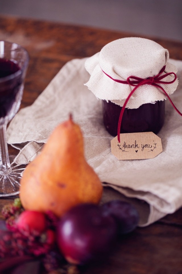 dekorácia na stôl-bobule-svadba-jeseň-malá-džem-jar