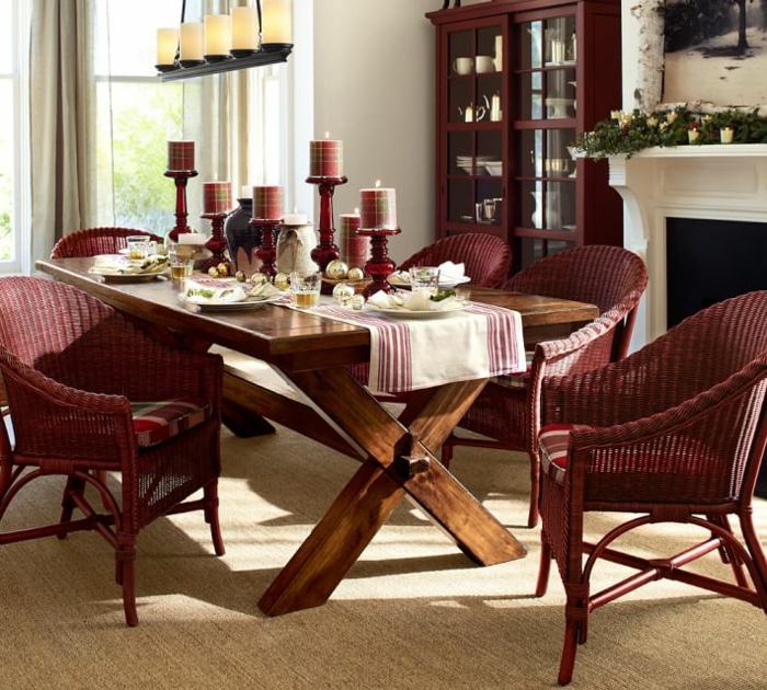 Vianočný stôl formálne vysoký červený svietnik