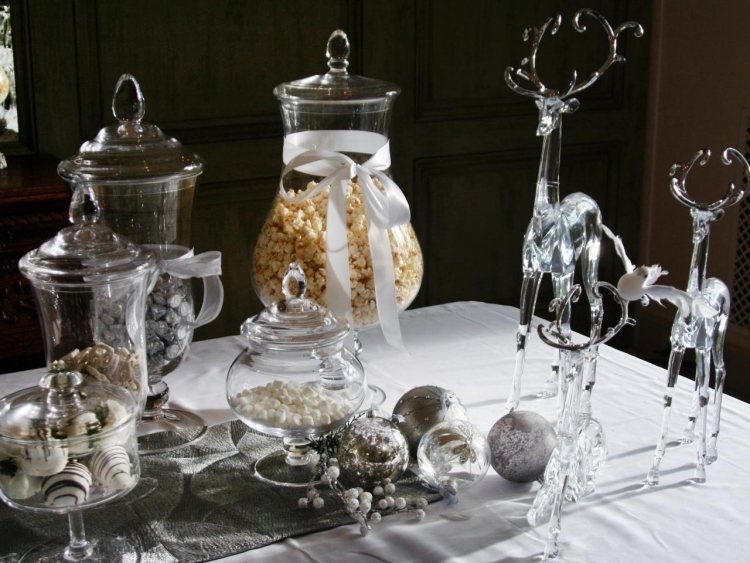Kryštál a sklo každého druhu a tvaru pôsobia obzvlášť štýlovo dekorácia stola-vianoce-striebro-zlato-krištáľ-sklo-jeleň-ušľachtilý-lahodný