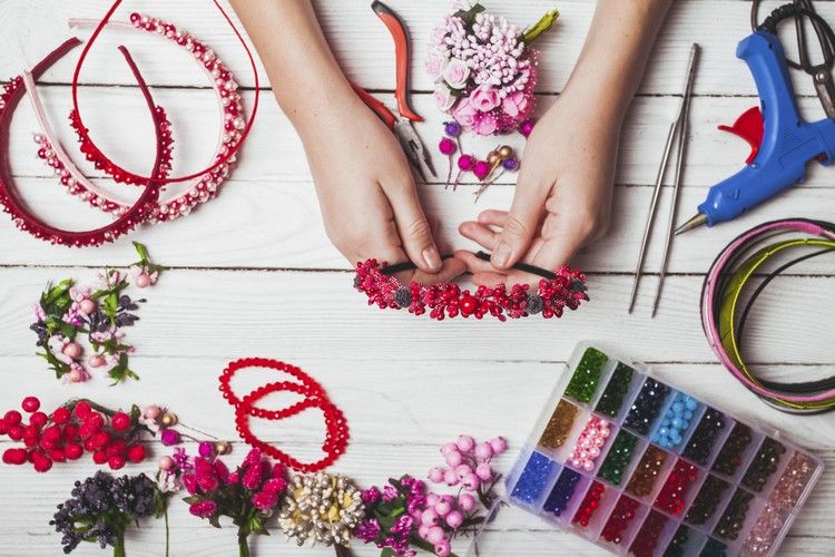 skvelé drotárske nápady-šperky-urob-si-korenie-horúce-lepidlo-triky s pištoľou