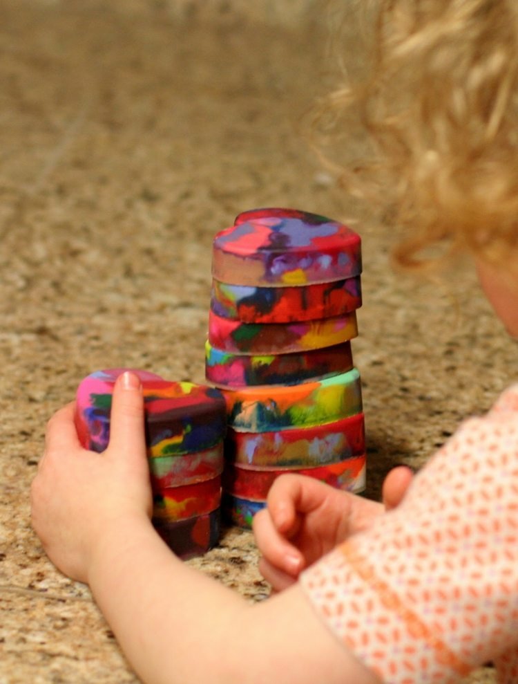 voskové pastelky roztopia zvyšky srdca dieťa farba
