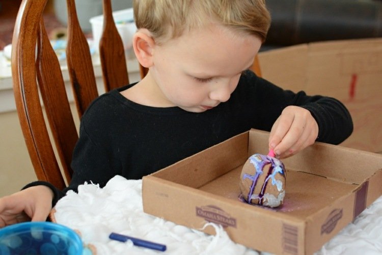 voskové pastelky roztopia horúce kamene maľujú deti