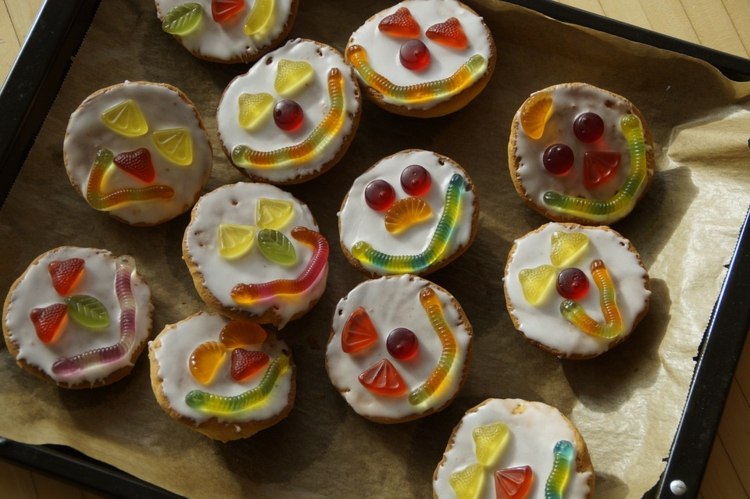 Vytvorte si šišky aj na karneval karnevalové recepty berliner-ozdobte-tváre-gumené-cukríky