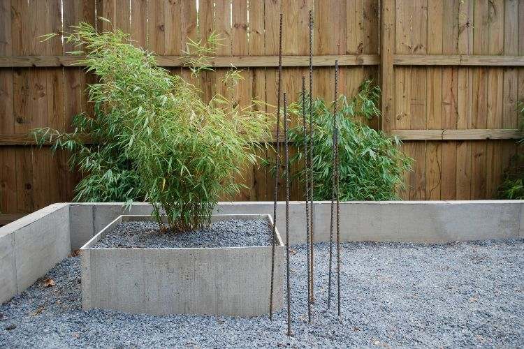 záhradné umenie napodobňujúce bambusový kamienok drevená stena betónová oceľ