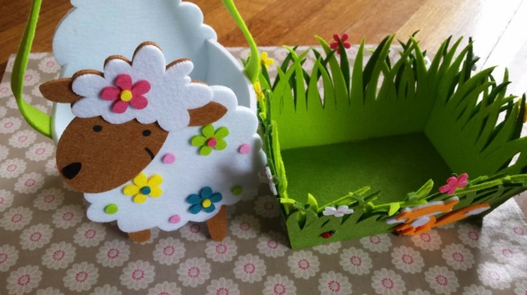 Veľkonočné motívy košík-urob si sám-plsť-tráva-ovečka-kvetina