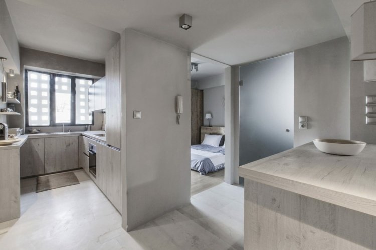 zvukový nábytok-kifissia-izby-kuchyňa-monochromatická-svetlo šedá