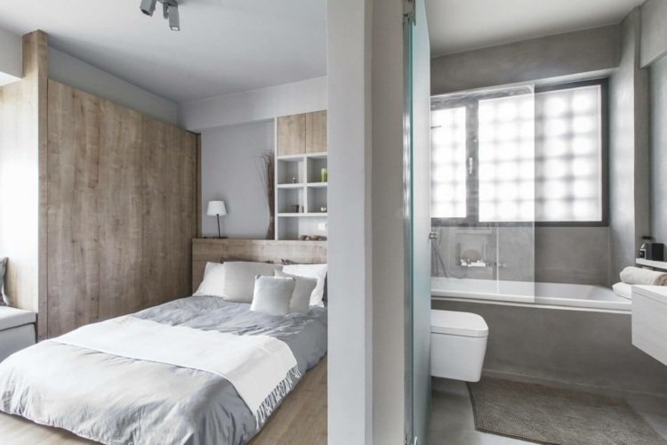 zvukové zariadenie-kúpeľňa-malá-vaňa-sklenené nástenné okno