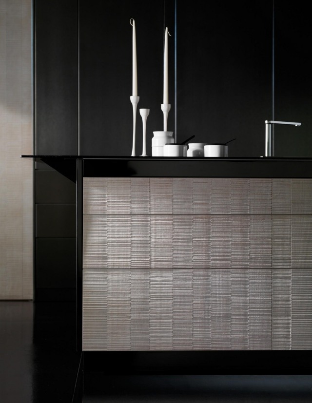 high-tech-kuchyňa-uhlíkové vlákno-bezúchytkové-skrinky-textúrované