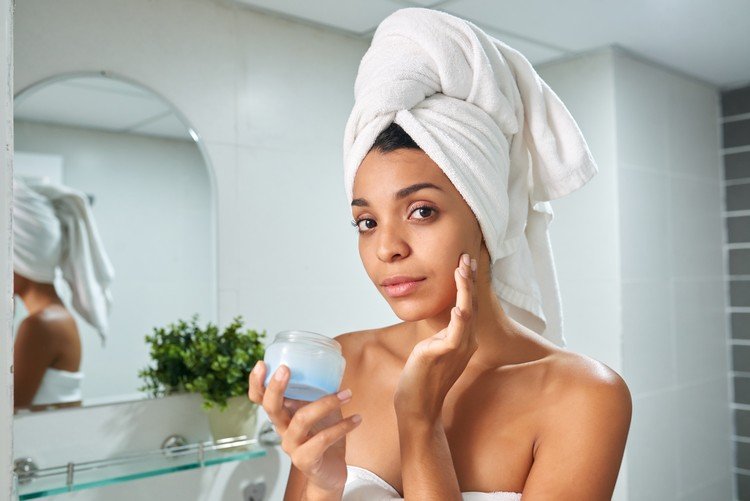 Tonerová tvár Čo je kórejská starostlivosť o tvár 10 krokov