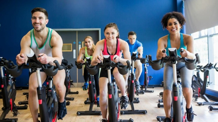 Spinning bike prináša výhody kardio vybavenia pre domácnosť