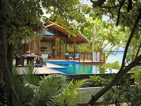 Tree House Villa Design Maledivy Shangri-La súkromný bazén Vila Tree House Beach Villa Design s výhľadom na bazén-Maldivy, súkromný bazén Shangri-La