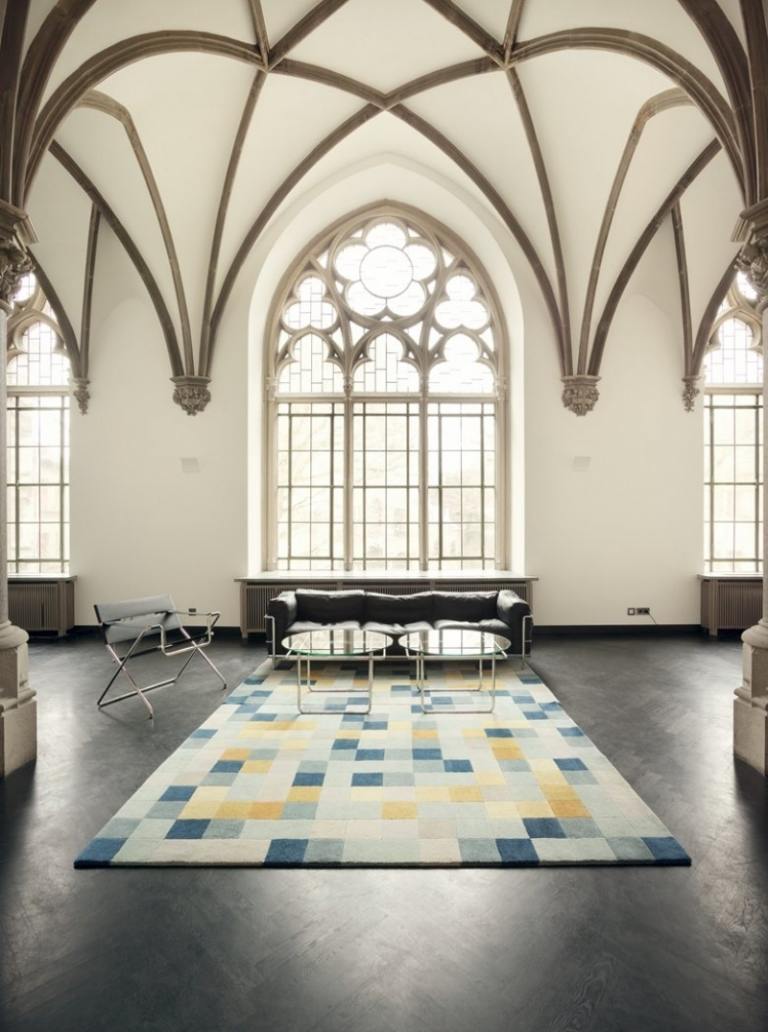 design-hotely-nemecko-QVEST-kolínsko-gotické-okná-klenutý strop