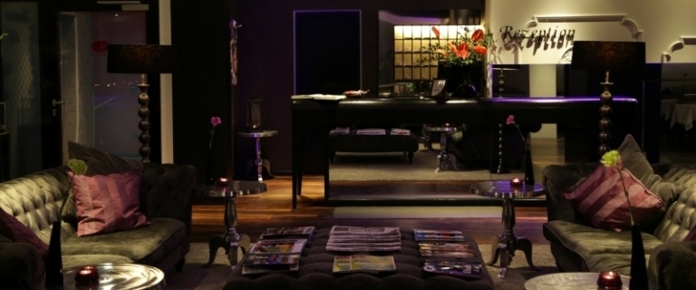 design-hotely-nemecko-la-maison-recepcia-lobby-moderne