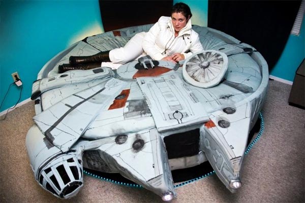 millenium-falcon-bed-neobvyklé-postele