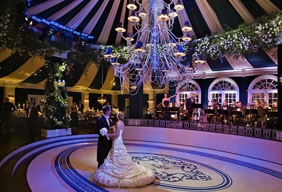 Svadobné-megapárty-Colin-Cowie-organizátor