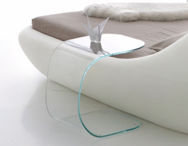 Sklenený dizajn nočného stolíka Sklenený dizajn nočného stolíka